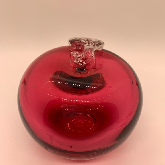Vintage Angelo Rossi Hand Blown Cranberry Glass Apple - Picture 4 of 9